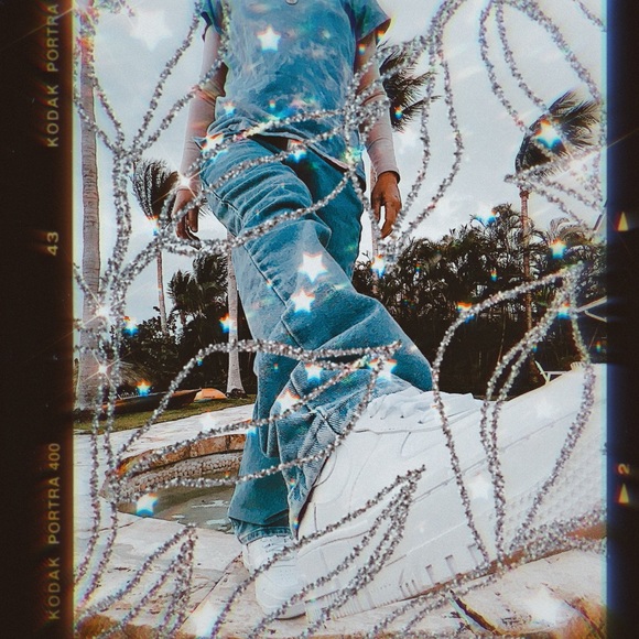 Meet your Posher, Jessica - Picture 2 of 5